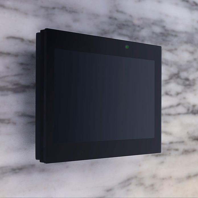 Touch panel for building automation in a wall-mounted housing